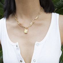 Load image into Gallery viewer, Chain Clasp Gold Or Sliver Linked Circle Choker Necklaces
